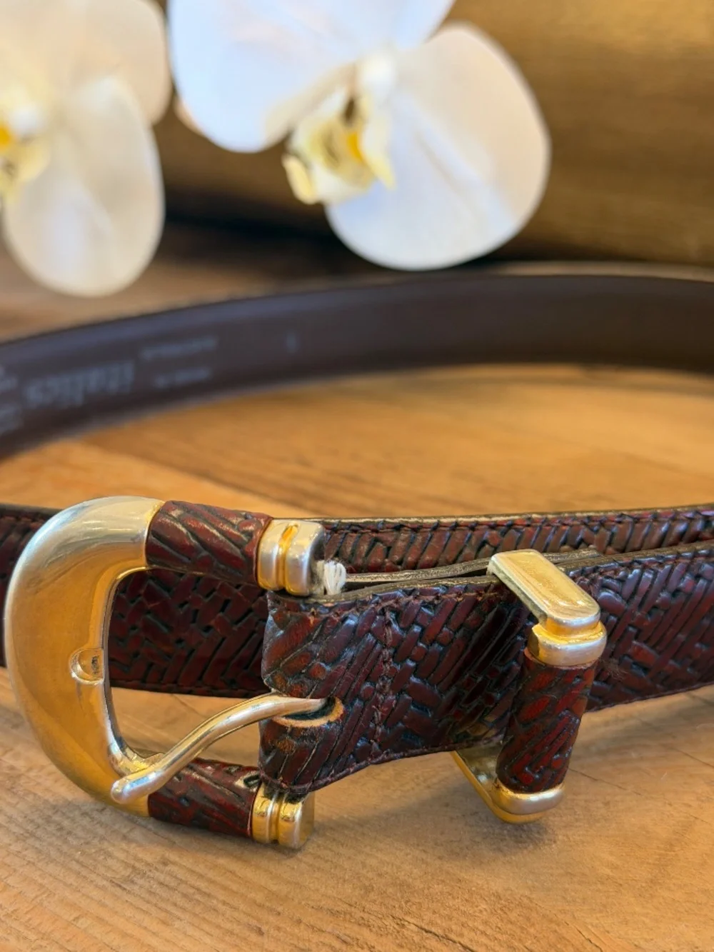 Italics Genuine Leather Belt Made in Australia Gold Buckle Detailed Classic S